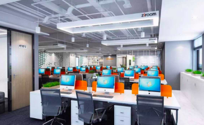 “橙红色”点缀整个办公空间，在青岛办公空间设计中感受工作带来的乐趣